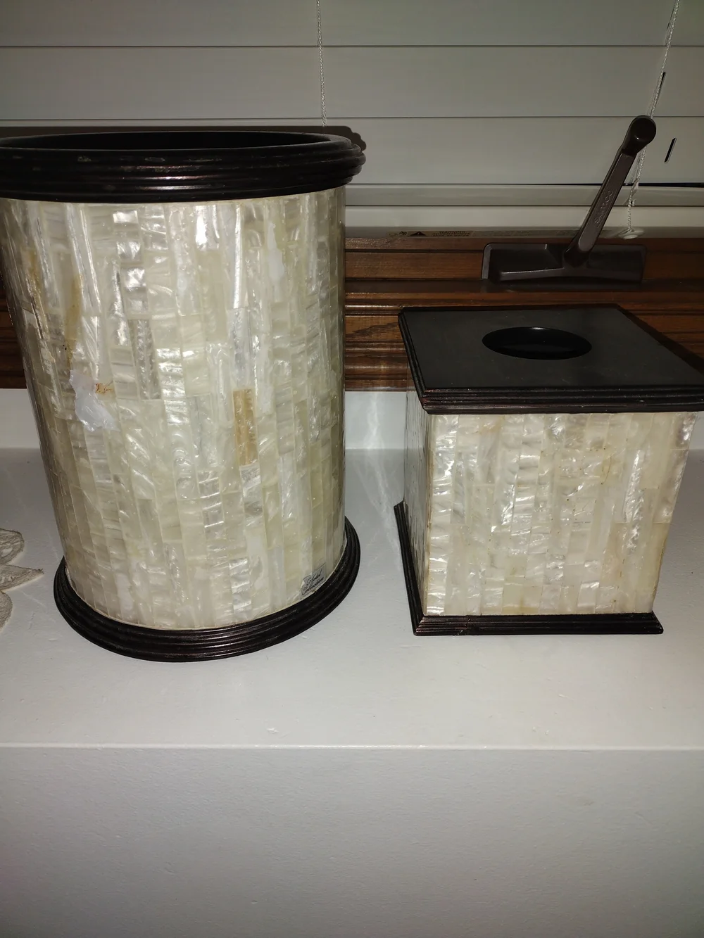 Neutral Mother-of-Pearl Wastebasket & Tissue Box matching Set excellent conditio